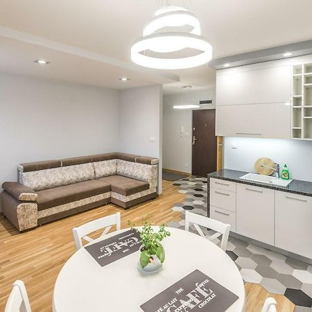 Apartament 48M W Centrum Grojca Grojec  ภายนอก รูปภาพ