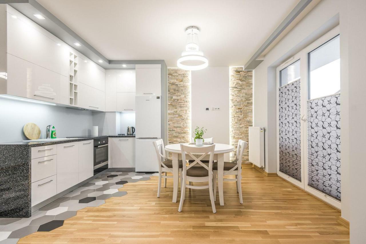 Apartament 48M W Centrum Grojca Grojec  ภายนอก รูปภาพ